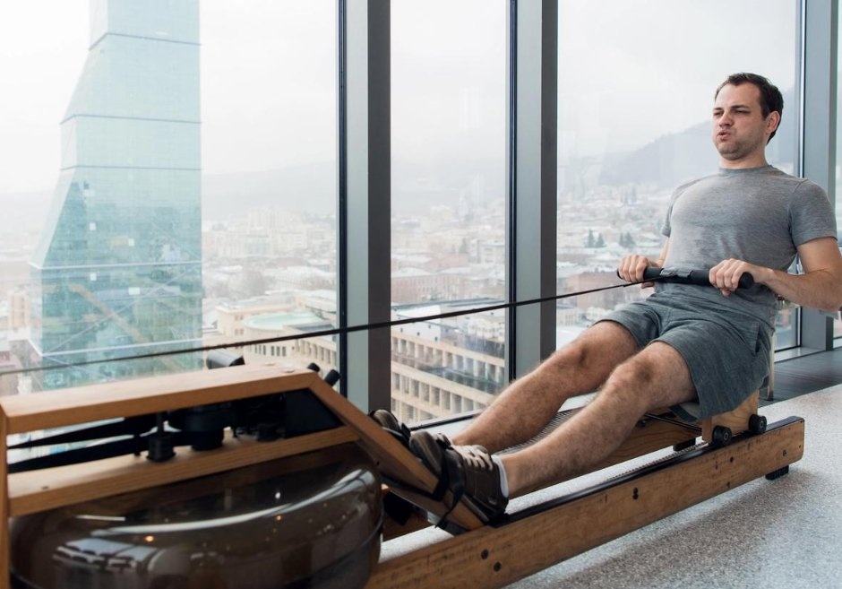 the-science-behind-water-rowing-machines-why-they-mimic-real-rowing-368262